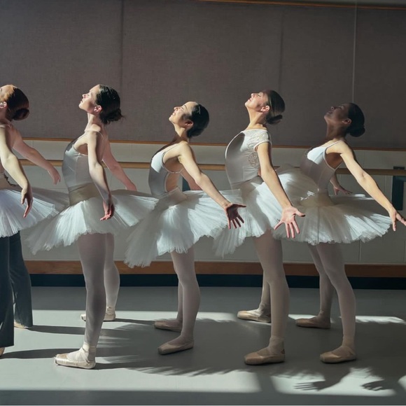 Meet your Posher, Maya - Picture 6 of 6